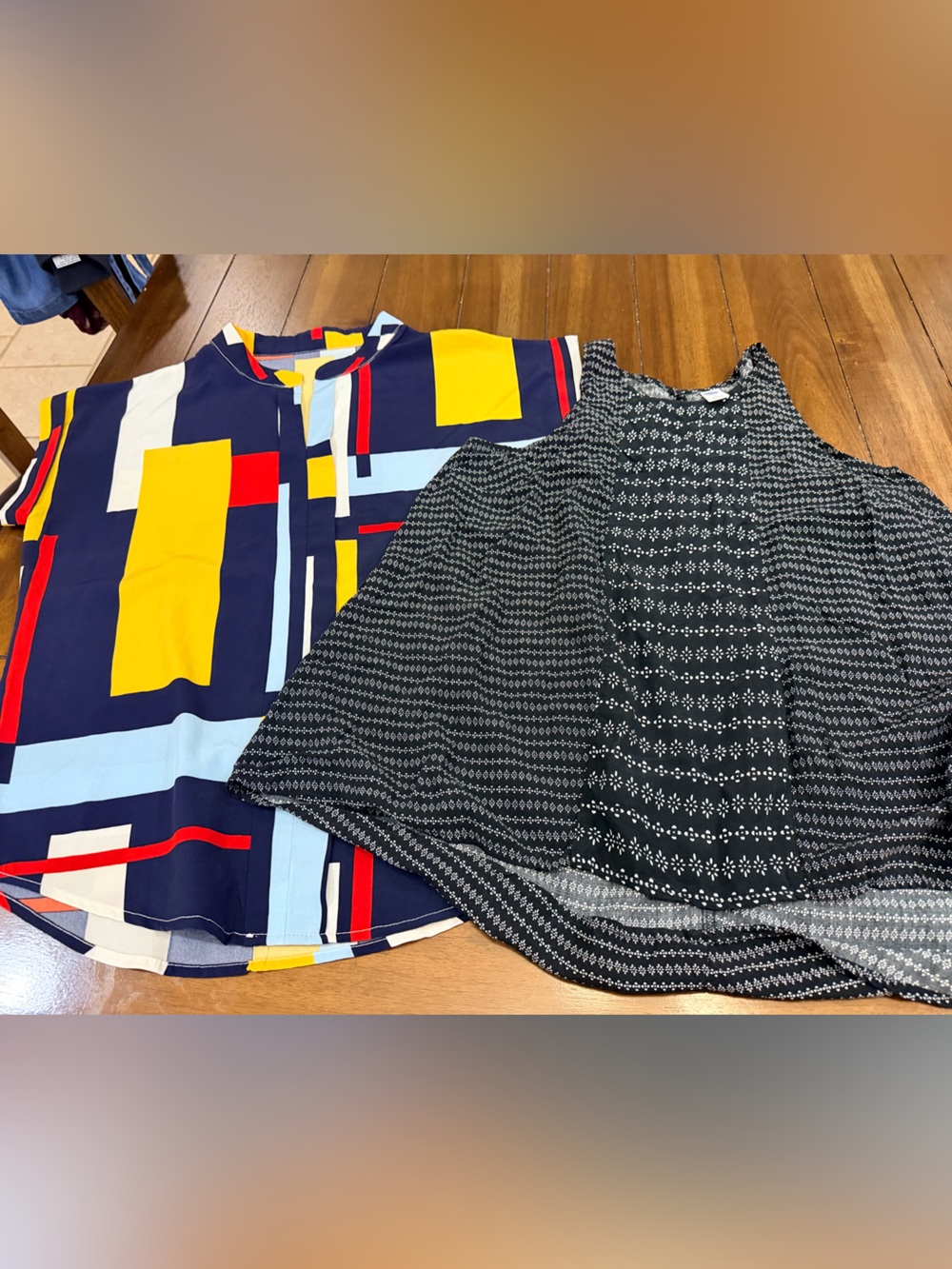 Lot of 2 Womens Sleeveless Boho Geometric Blouses Size L Old Navy Shein Tops